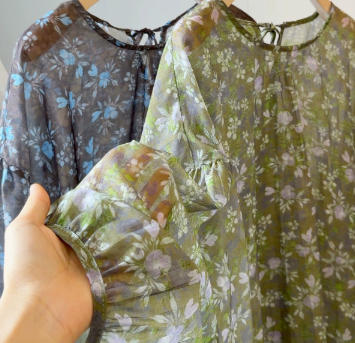 French Vintage Floral Pullover Blouse with Relaxed Puff Sleeves