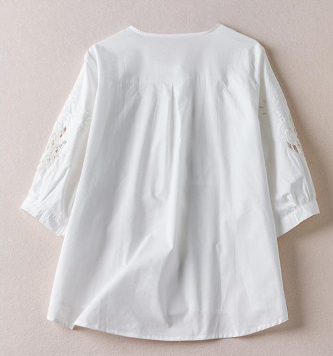 Women's Embroidered Lace Half-Sleeve Relaxed Top