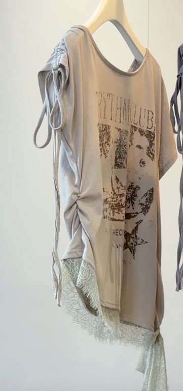 Vintage Printed Lace-Hem Short-Sleeve T-Shirt