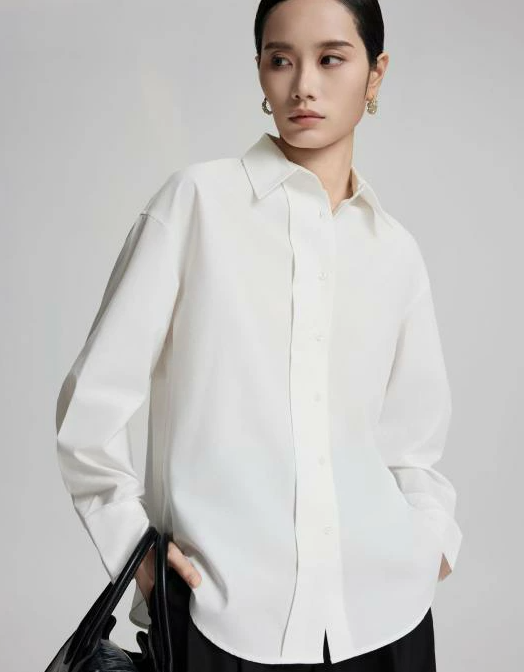 Women's Wrinkle-Resistant Relaxed Long-Sleeve Shirt