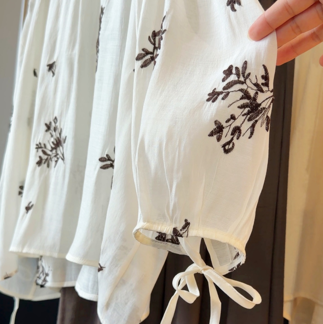 Lightweight Cotton-Linen Sun-Protection Shirt with Relaxed Long Sleeves