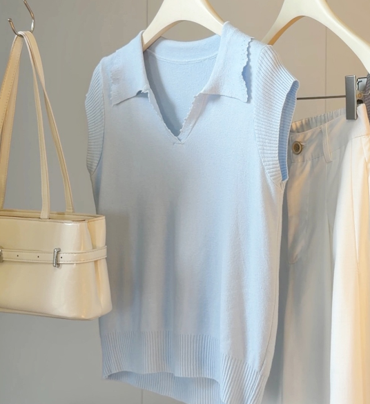 Sleeveless Polo Knit Top with Lace Trim and Slim Fit