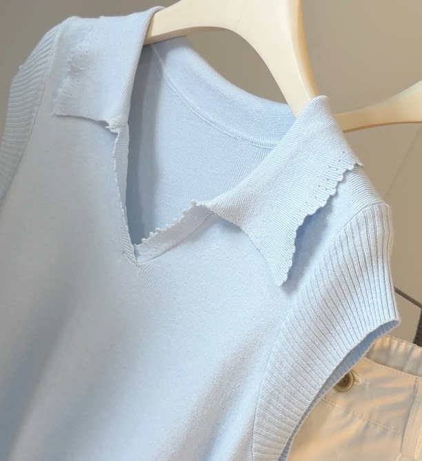 Sleeveless Polo Knit Top with Lace Trim and Slim Fit
