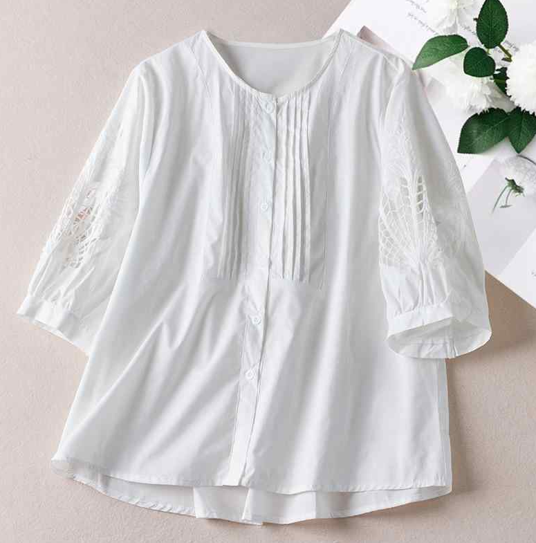 Women's Embroidered Lace Half-Sleeve Relaxed Top